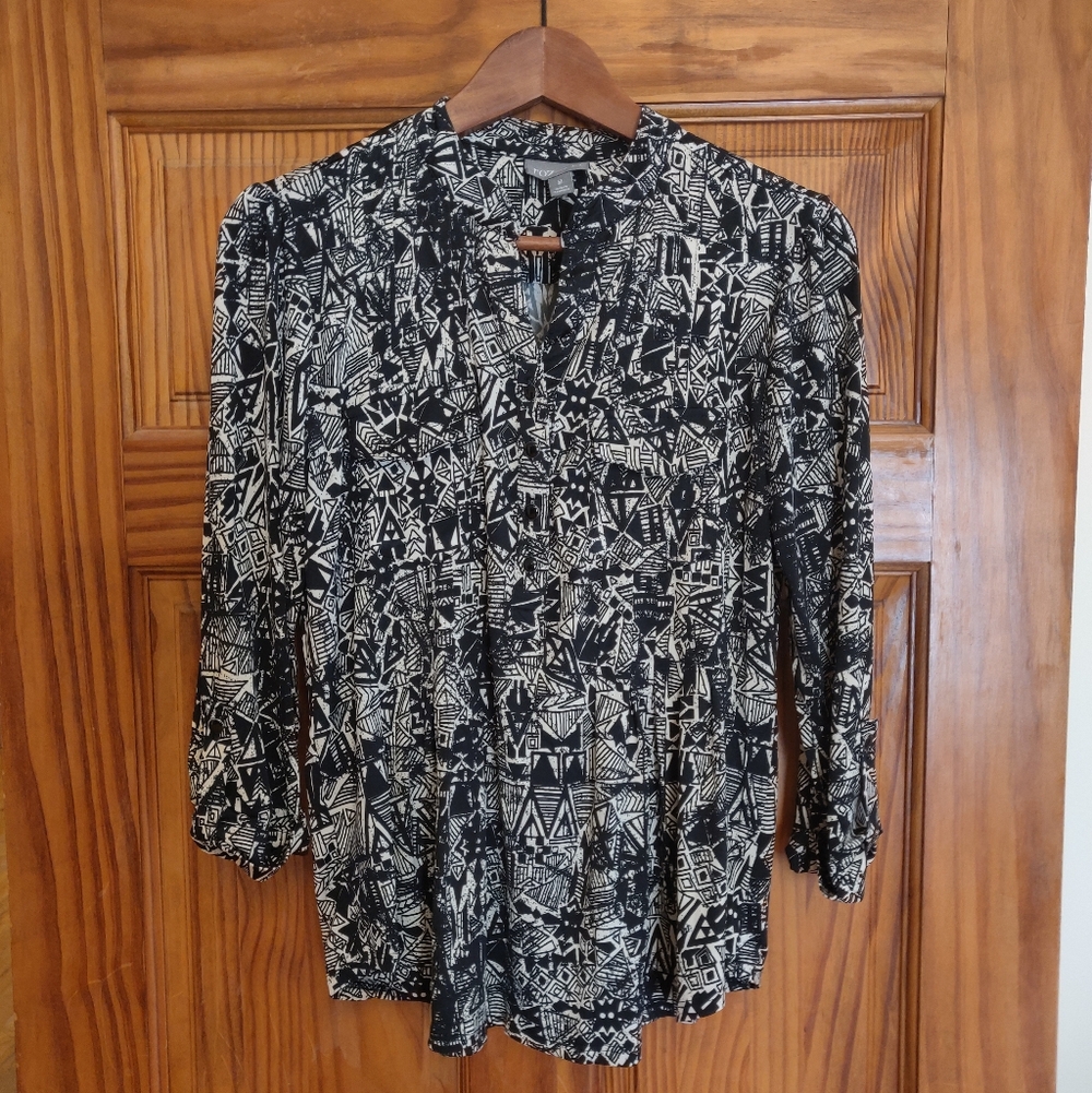 Roz & Ali Black and White Geometric Blouse